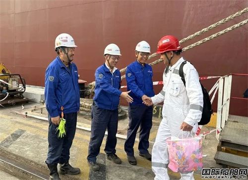 外高橋造船為Thenamaris建造阿芙拉型成品油船試航凱旋