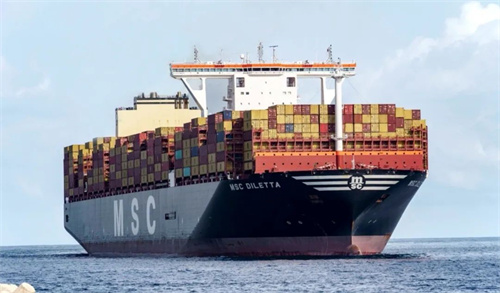 全球首次!24000TEU“海上巨無(wú)霸”駛?cè)胛鞣呛骄