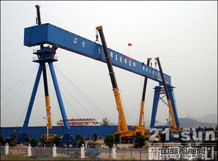 徐工QAY500全地面起重機首吊亮相